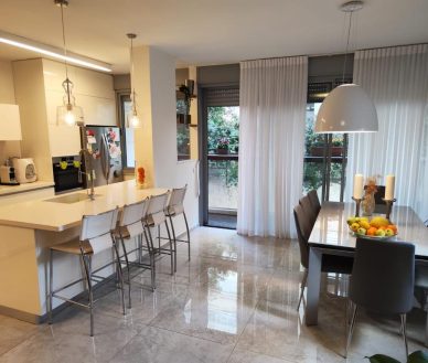 ברובע הדר דירת 4 חדרים משופצת