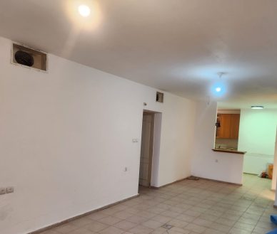 ברובע הדר דירת 4 חדרים שמורה