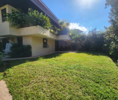 במערבית בית בודד מקסים